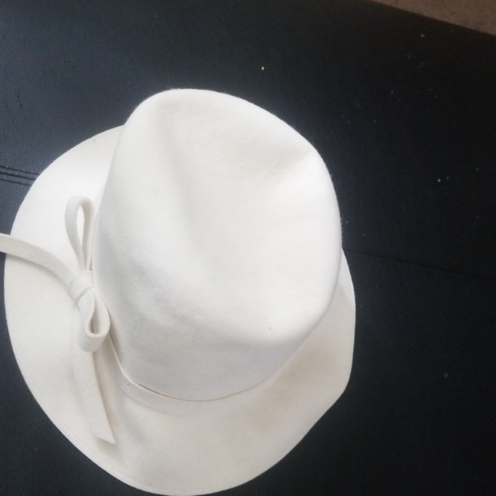Hat - Picture 3 of 3